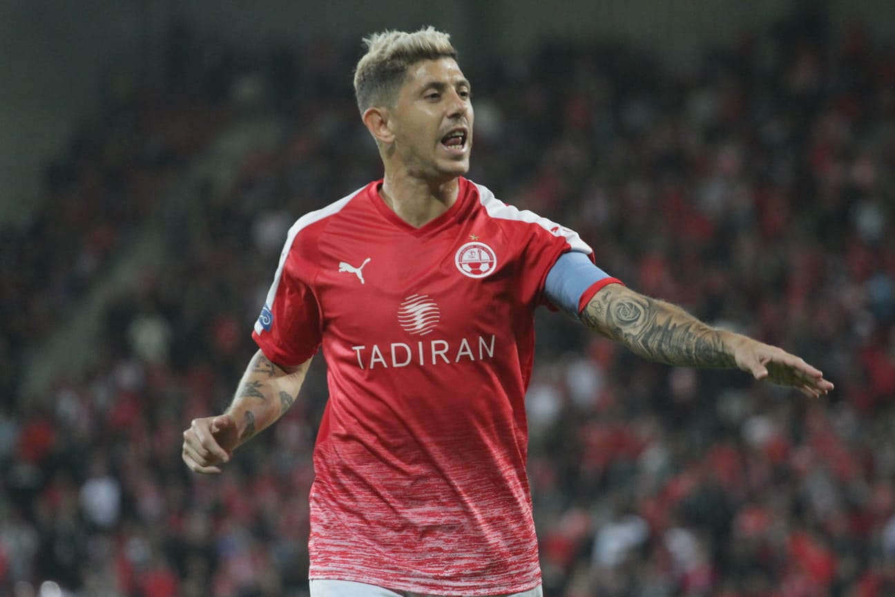 מאור מליקסון המאסטרו הערב. טיל לקורה (צילום: בן בודה)